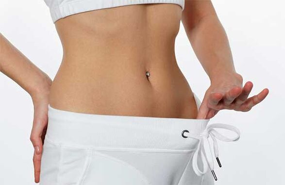 Enger Bauch eines dünnen Mädchens